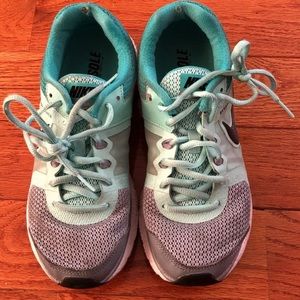 Nike New Balance Athletic Women’s Shoes Size 7.5